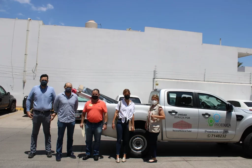 Luminárias doadas pelo Grupo Coppel